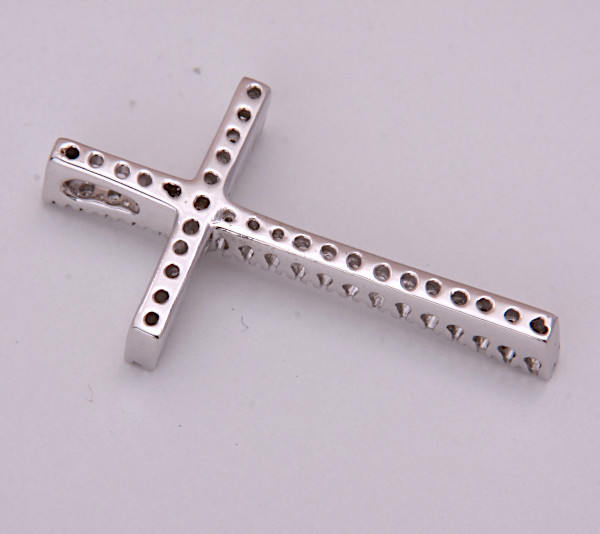 珍しい 《質屋出品》k18WG☆天然ダイアモンド0.35ctクロスペンダント