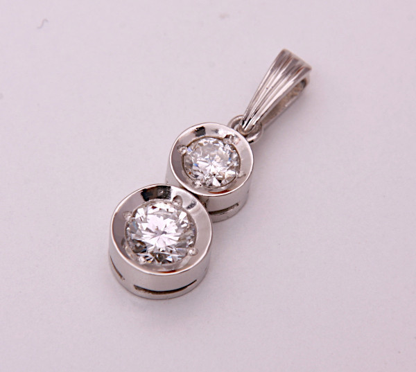 配送員設置 《質屋出品》Pt(プラチナ)製☆天然ダイア0.32ct+0.17ct