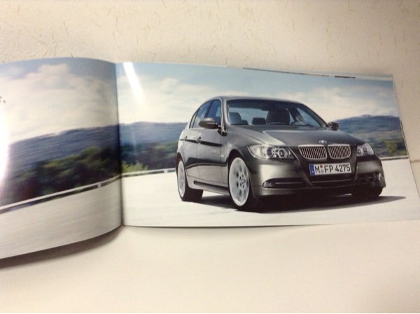 BMW 5代目 3シリーズ 320i 325i 330i E90 前期型 2005年式~ 発売前カタログ 2004.2 約31ページ _若干スレキズがあります。