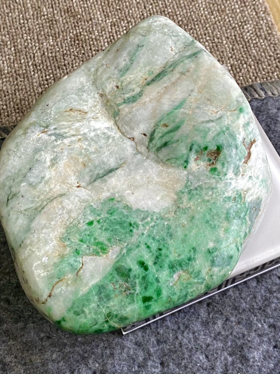 2kg 大型 極上品 糸魚川翡翠 天然石 ヒスイ 翡翠 翡翠原石 本翡翠水石