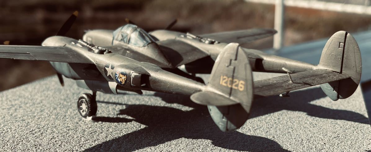 ハセガワ 1/72 アメリカ陸軍戦闘機 P-38 オリーブドラブ塗装機 完成品 筆塗ウェザリング済　雰囲気良好の作品です。_画像10