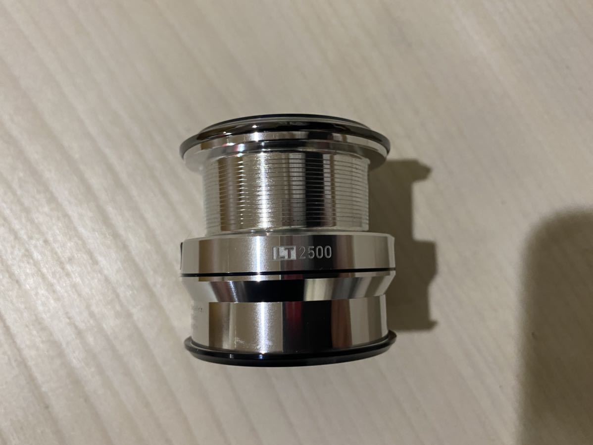 海外並行輸入正規品 スプール 超美品 LT2500 ダイワ 18イグジスト 天文学者は 美品 18イグジスト2500 リール