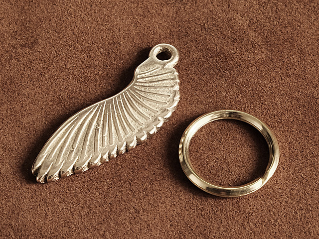  brass wing key holder ( Gold ) bird feather wing feather bla ski charm key ring men's lady's metal metallic material brass purity 