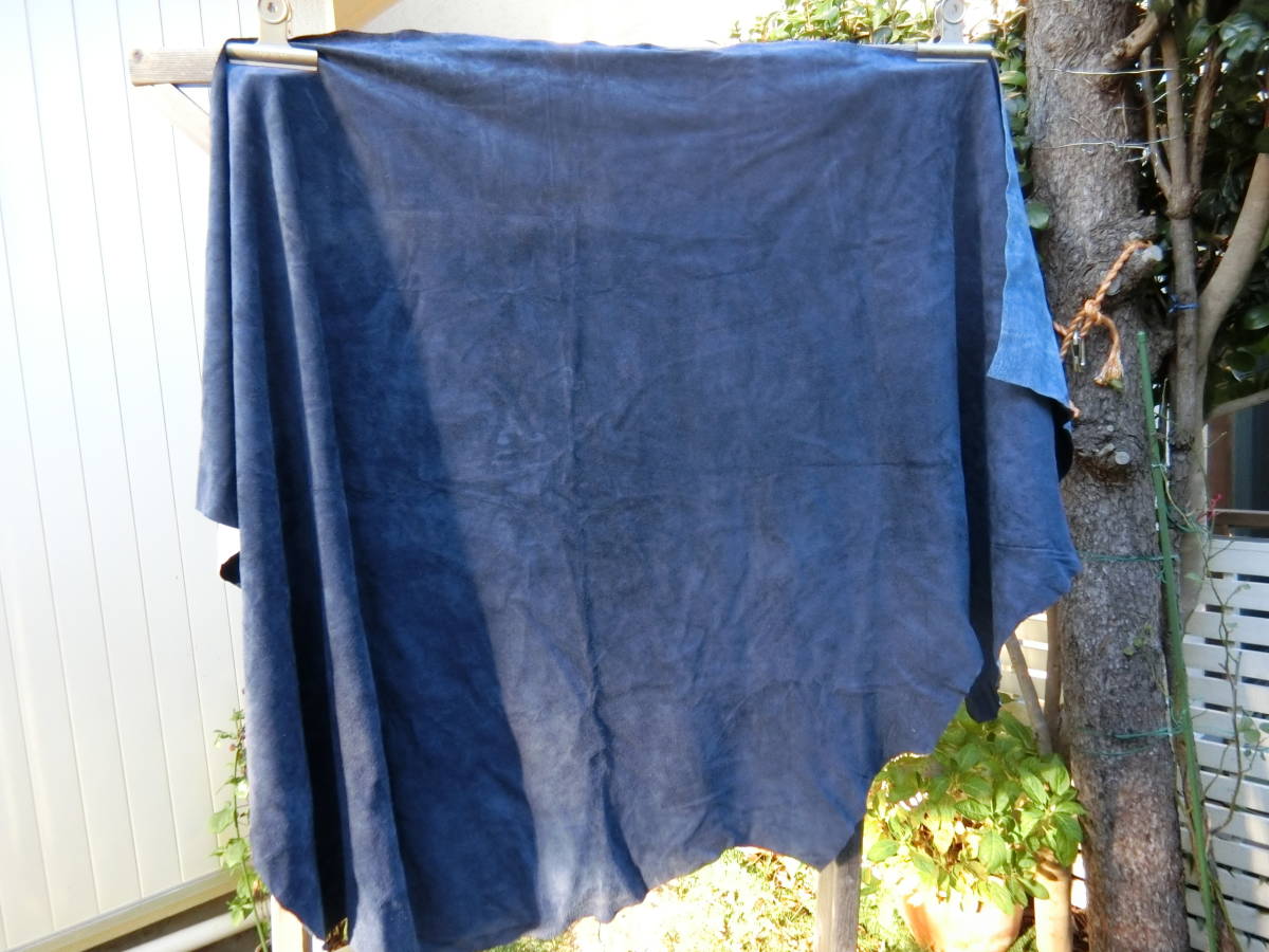 本革 牛革 スウェード スエード レザークラフト ネイビー ブルー系 ざっくり約110X180くらい 大きい 青 紺
