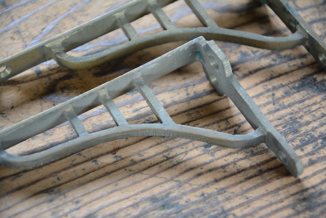 NO.8464 old brass castings. shelves receive 2 ps SET 123mm for searching language -A150g antique Vintage old tool brass metallic material shelf bracket 