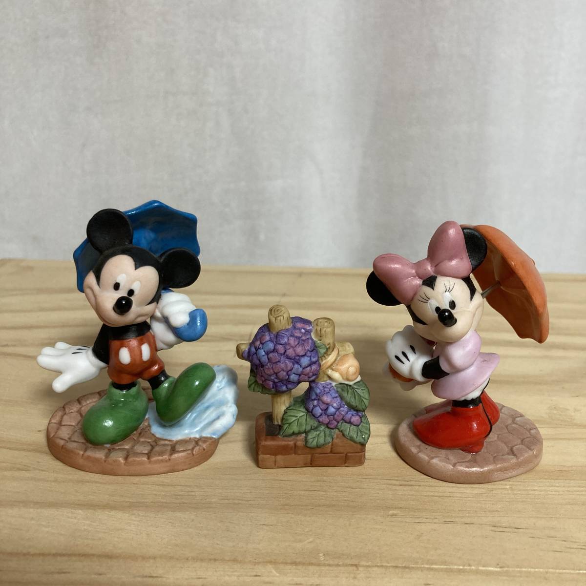 Disney 加藤工芸 マンスリーフィギュア ミッキー フレンズ 6月 梅雨 ミッキー ミニー 紫陽花 陶器 置き物 ディズニー ディズニー 売買されたオークション情報 Yahooの商品情報をアーカイブ公開 オークファン Aucfan Com Disney 加藤工芸 マンスリーフィギュア ミッキー フレンズ 6月 梅雨 ミッキー ミニー 紫陽花 陶器 置き物 ディズニー ディズニー 売買されたオークション情報 Yahooの商品情報をアーカイブ公開 オークファン Aucfan Com