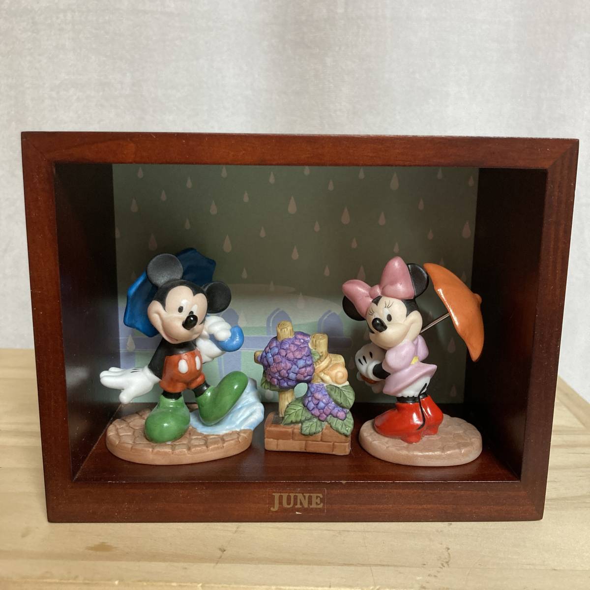 Disney 加藤工芸 マンスリーフィギュア ミッキー フレンズ 6月 梅雨 ミッキー ミニー 紫陽花 陶器 置き物 ディズニー ディズニー 売買されたオークション情報 Yahooの商品情報をアーカイブ公開 オークファン Aucfan Com Disney 加藤工芸 マンスリーフィギュア ミッキー フレンズ 6月 梅雨 ミッキー ミニー 紫陽花 陶器 置き物 ディズニー ディズニー 売買されたオークション情報 Yahooの商品情報をアーカイブ公開 オークファン Aucfan Com