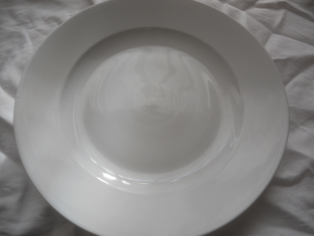 LA　PORCELLANA BIANCA*ラポルチェラーナビアンカ*大皿直径３２センチ+ホワイト