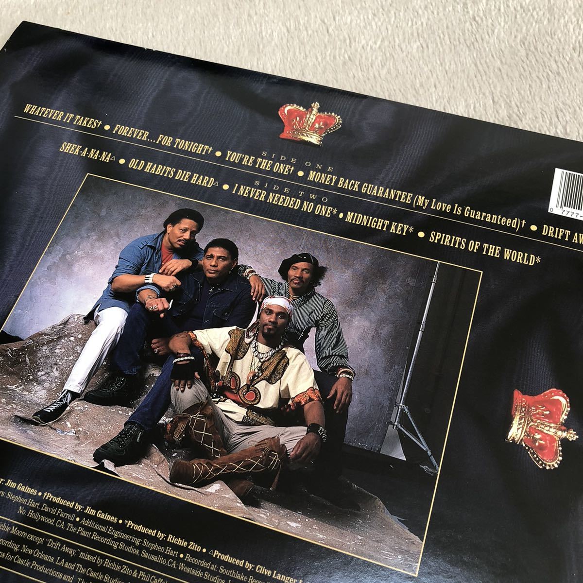 【US盤】The Neville Brothers UPTOWN ネヴィルブラザーズ　/ LP レコード / ST17249 / 英字歌詞スリーブ有 / 洋楽R&B /_画像3