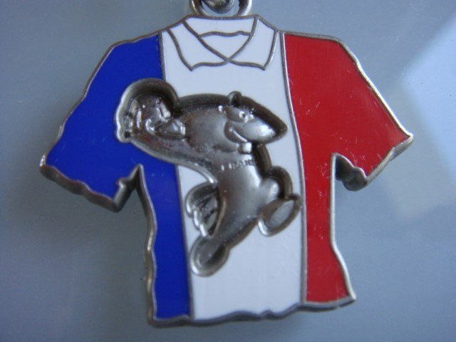 *FIFA World Cup 1998 France convention that time thing key holder T-shirt type Peugeot Renault Citroen etc. France old car key holder .
