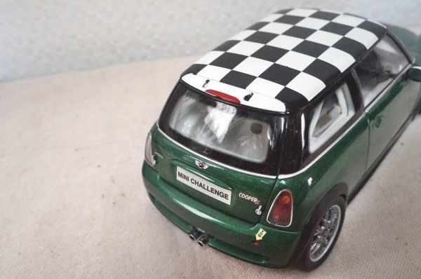  Kyosho Mini Cooper S John Cooper Works 1/18 миникар с дефектом 