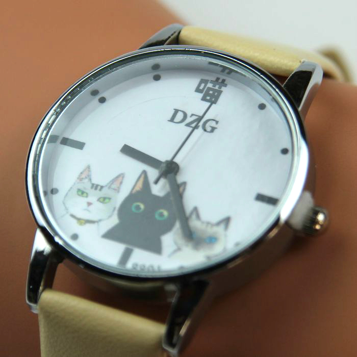 ◆猫が好き◆猫柄腕時計 キッズウォッチ 子供向時計 プレゼント DZG 三匹のネコ クリーム Wa03cr_画像1