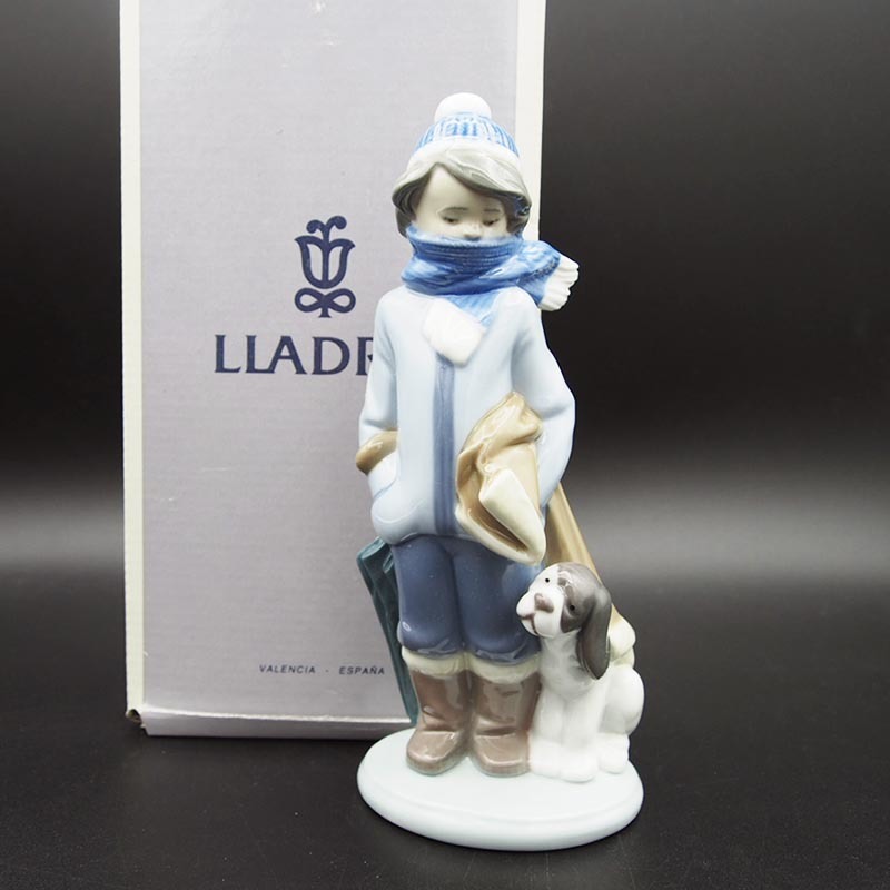 【感謝価格】 Winter 少年と犬 寒い日 No.5220 LLADRO リヤドロ スペイン製 フィギュリン【絶版】 置物 陶器 リヤドロ