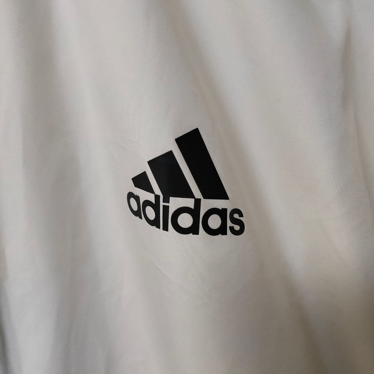 adidas ナイロンジャケット 白 パーカー トレーニングウェア アディダス シャカシャカ ウィンドブレーカー スポーツウェア