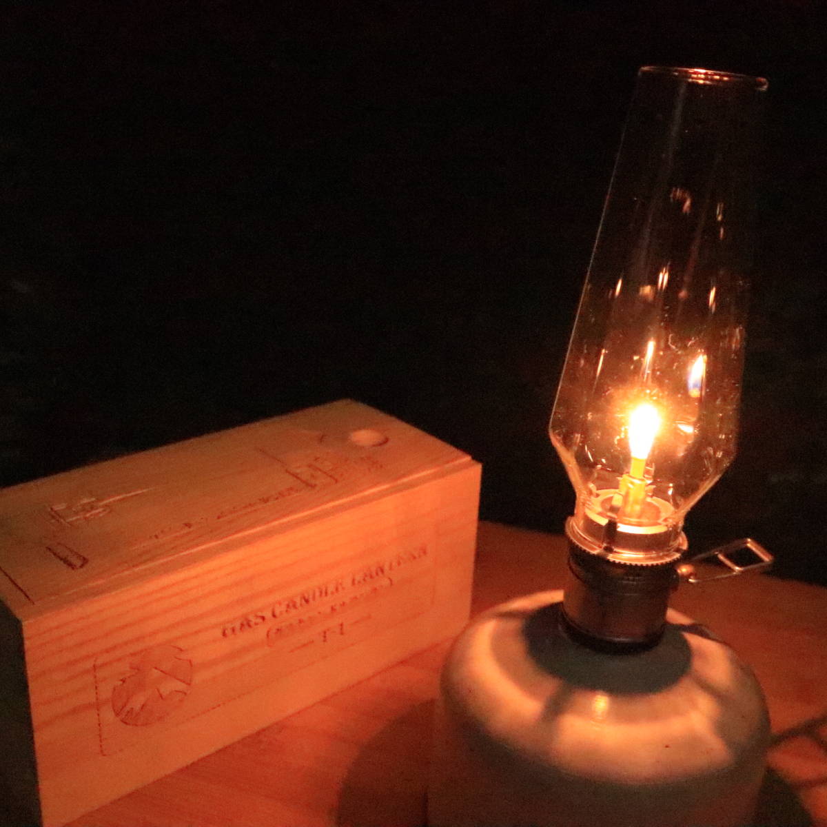 《送料無料》ガスランタン　日本語マニュアル　木製収納ケース付 ランプライト 燭台 卓上ランタン ルミエール調　キャンドルランタン