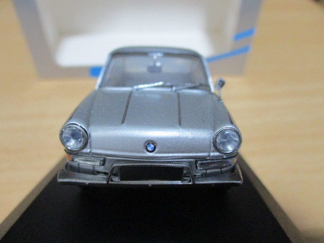ミニチャンプス 1/43 「 BMW 700 LS 」 1962‐1965ｙ シルバー ・送料 400円（レターパック発送）_画像3
