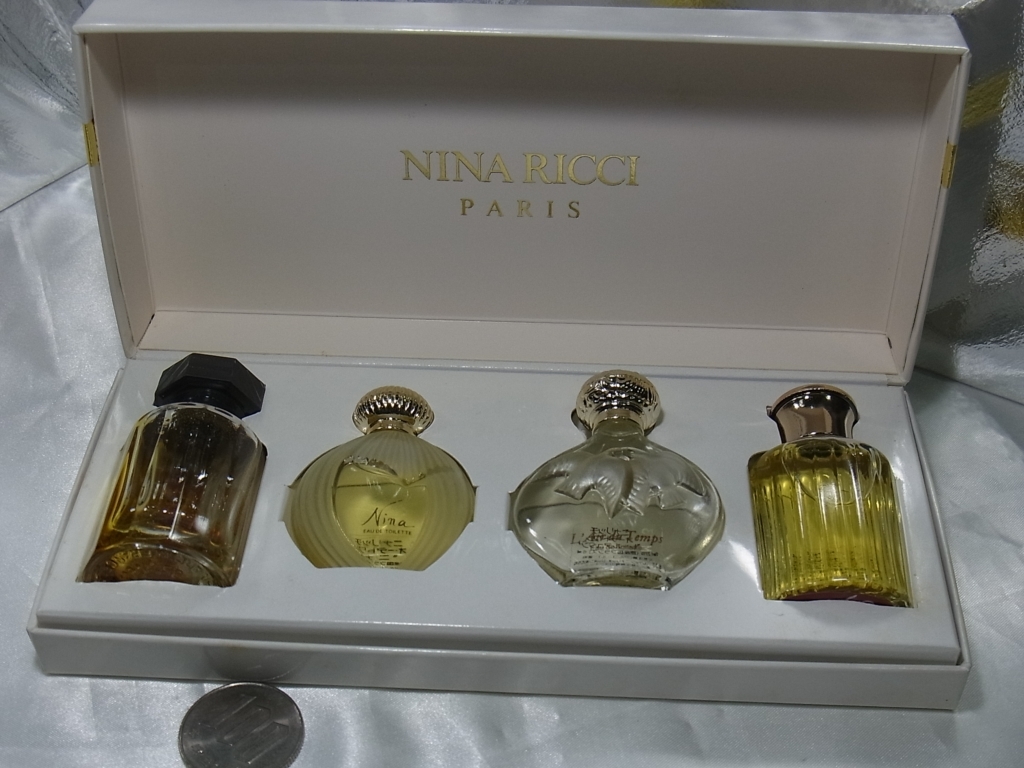 NINA RICCI ニナリッチ★Ricci club リッチクラブ★Nina ニナ★レールデュタン★シニョリッチ 2 、香水ミニボトル4点セット/used_画像2