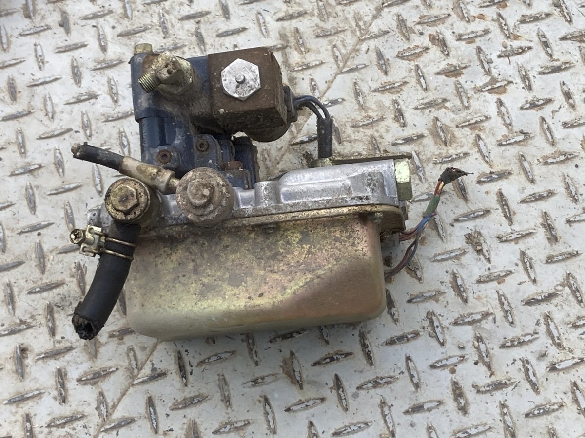 【滋賀発】 コンバイン クボタ R1-241 油圧ポンプ