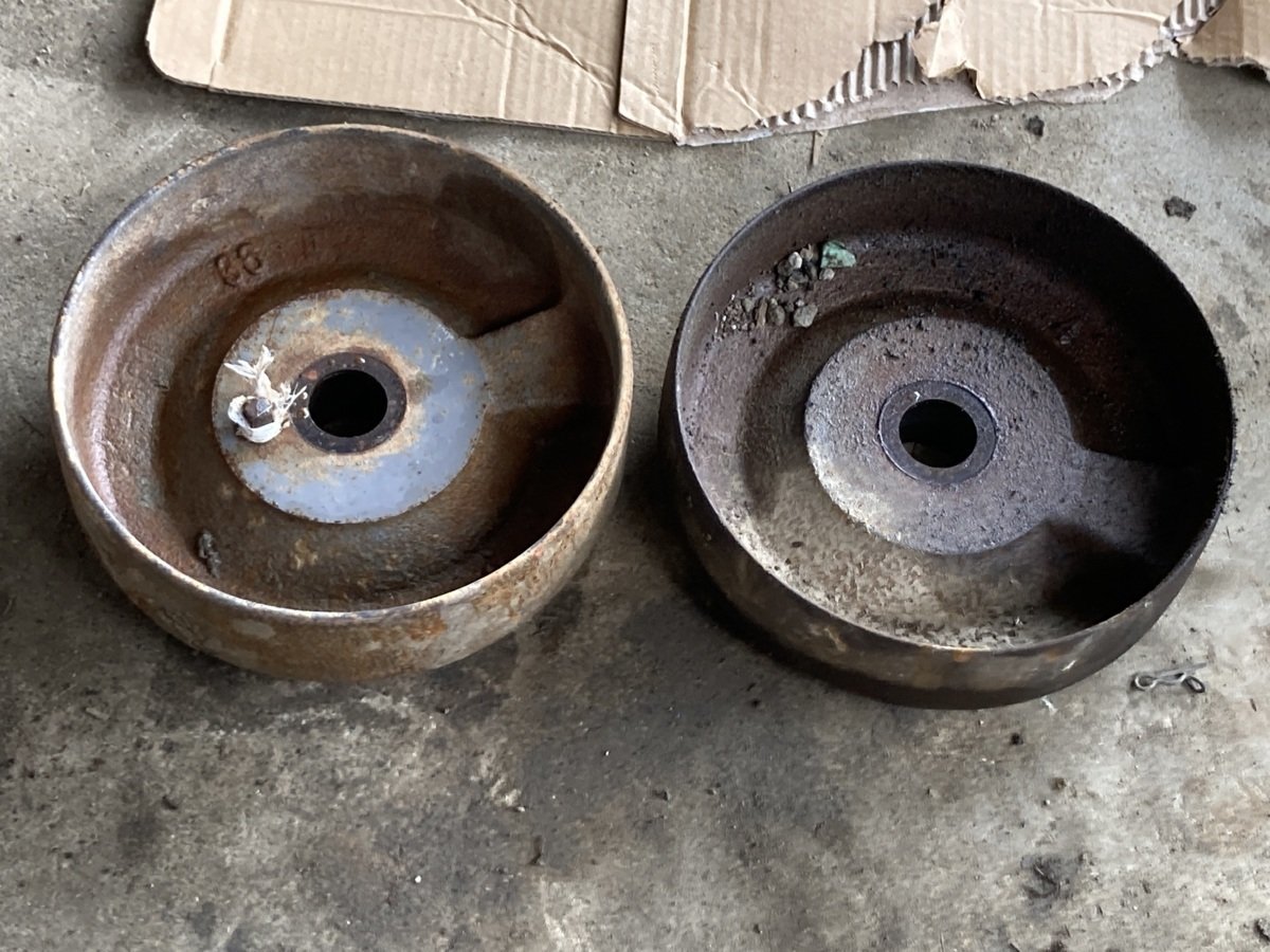 【滋賀発】 コンバイン クボタ SR40 転輪 2個