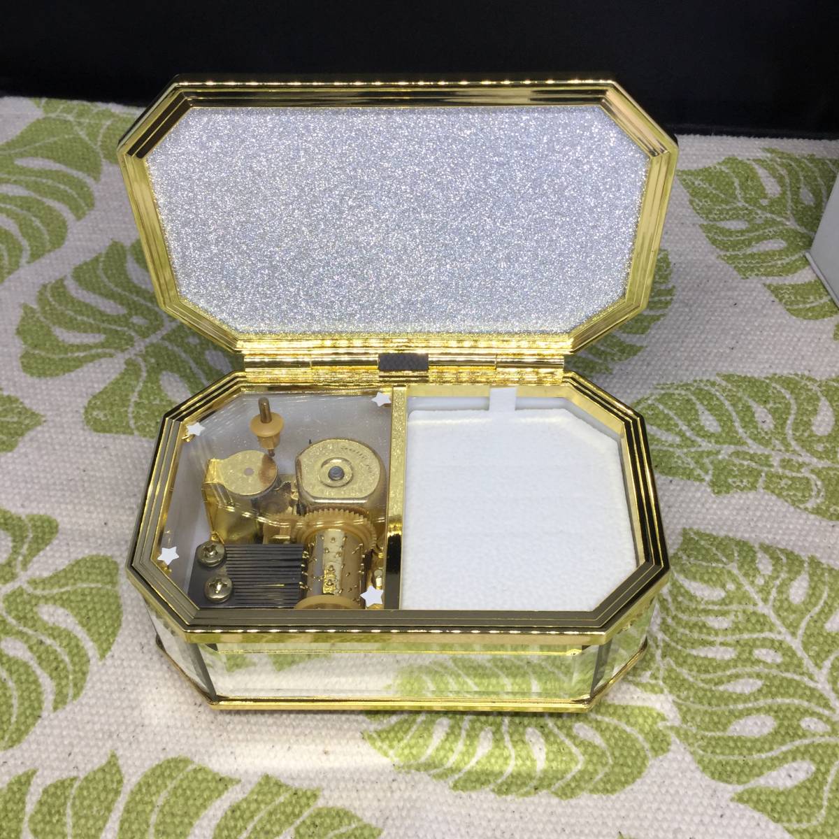 canal 4*C music box jewelry case 