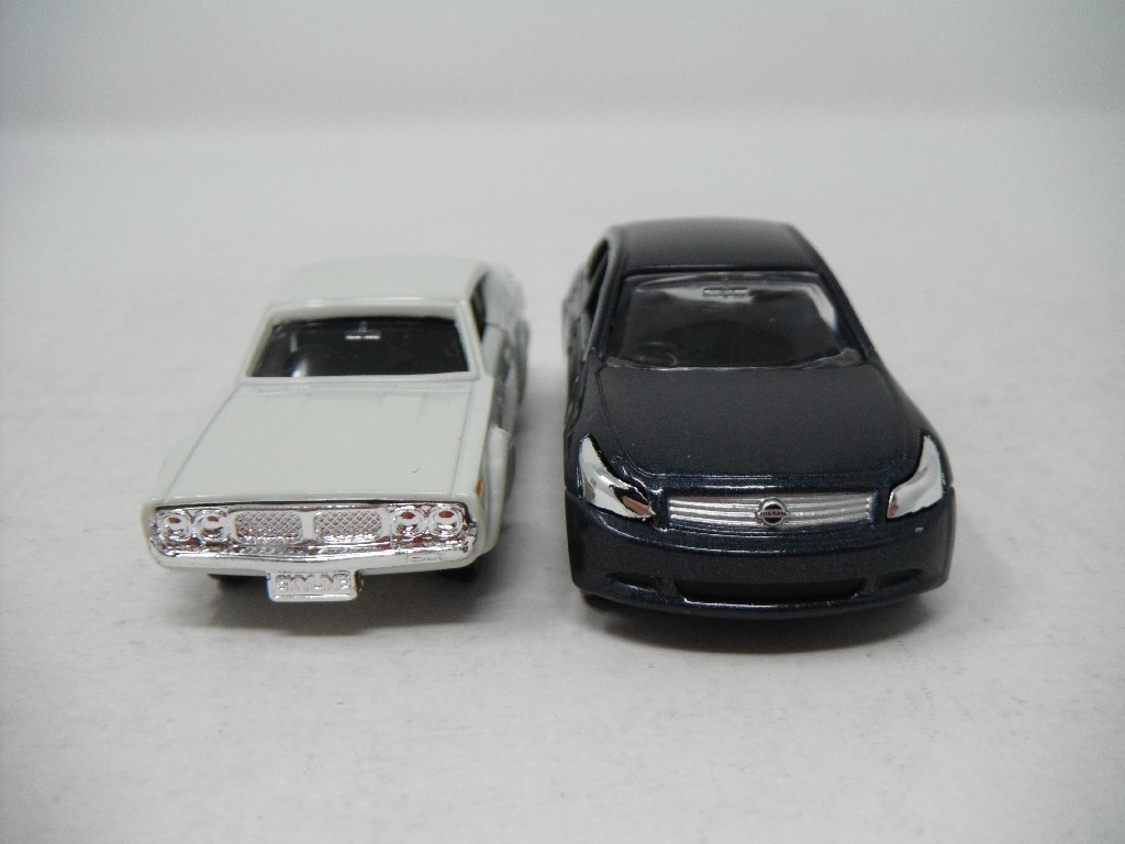 ■ TOMICA トミカ 40周年記念 ジャスコ 二世代トミカ 第2弾 日産 スカイライン 2台セット プレート付 ミニカー_画像1