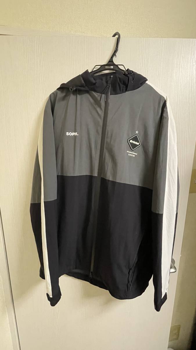F.C.Real Bristol WARM UP JACKET サイズXL 黒・グレー 未使用