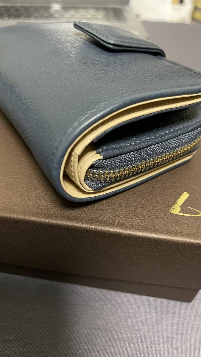 Yahoo!オークション - 【ほぼ新品】土屋鞄 二折財布 ガゼット Yahoo!オークション - 【ほぼ新品】土屋鞄 二折財布 ガゼット