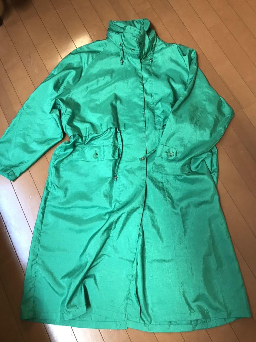  Mrs. Franca V.paoloni green water-repellent raincoat F beautiful used franc ka* VALENTI JAPAN na* Pao low ni/ with a hood / thin / light weight / waterproof 