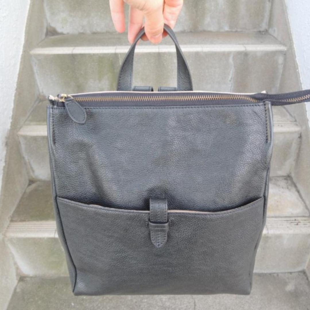 新品 送料込☆通常18000円☆スクエア 牛革 リュック A4
