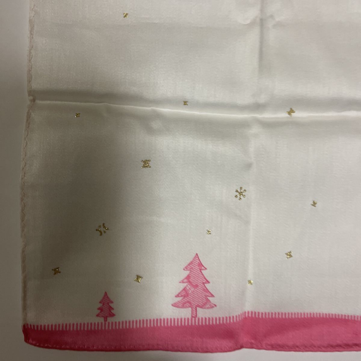 セリーヌハンカチ38cmクリスマスツリー雪結晶柄　かなり小さいサイズ　最終値下げ　15時迄！最終価格