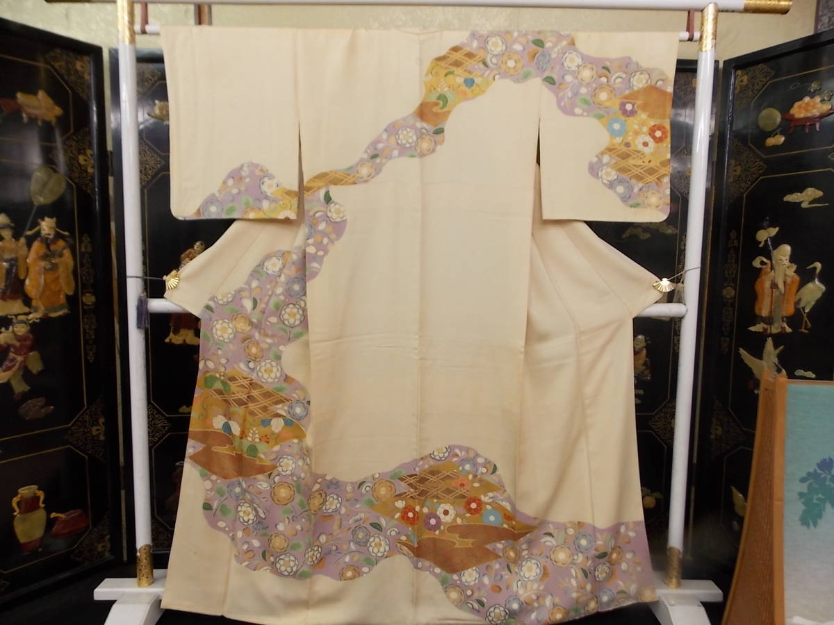  kimono now former times 3031 high class hand .. visit wear .. flower . gold paint pine leather . gold piece embroidery 