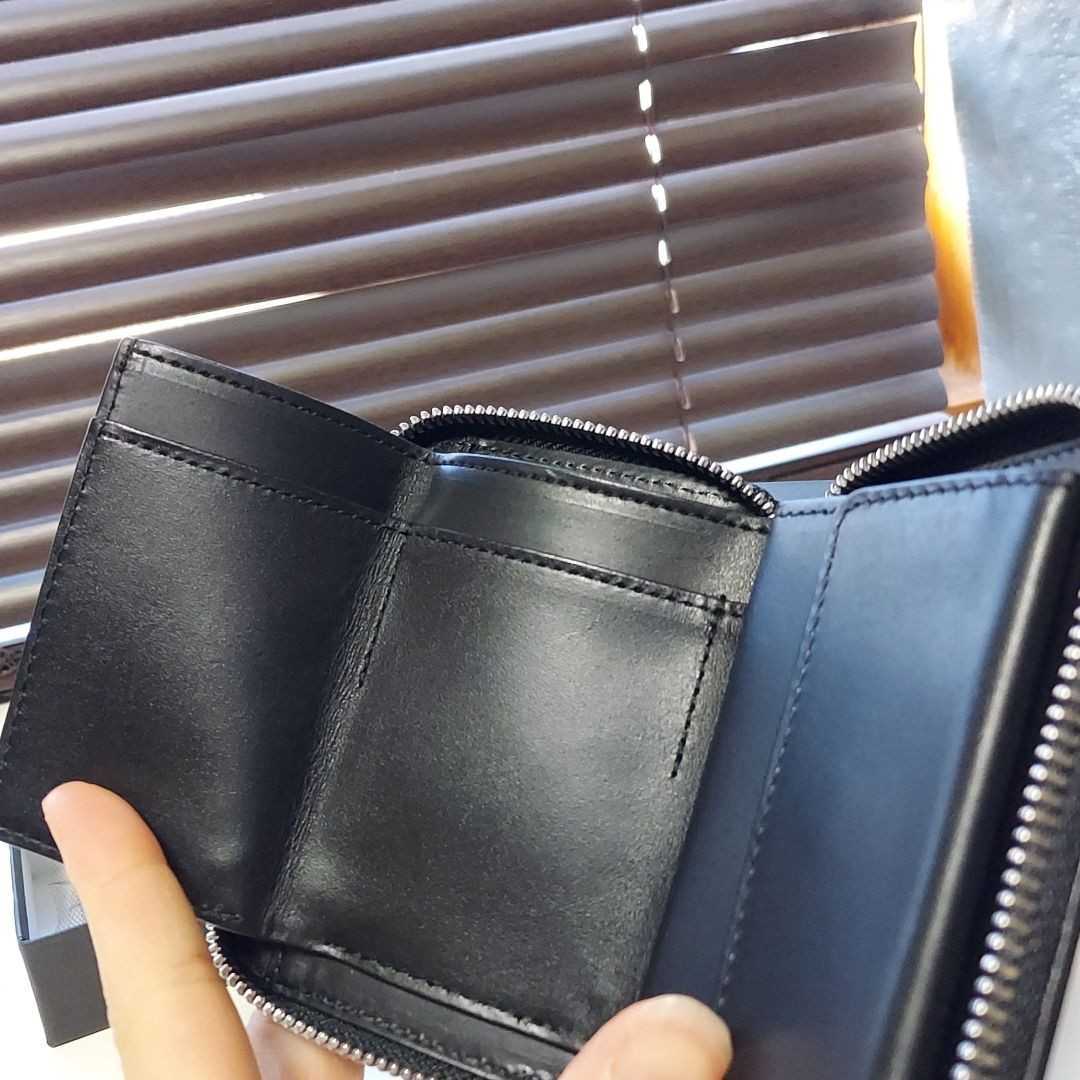 限定特価】 未使用 HIROKO HAYASHI ハヤシヒロコ バルベーラ 折り財布