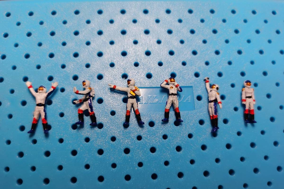 【人気急上昇】 1/100 ミニチュア人形(6つセット)ガンダム システムベース 完成品
