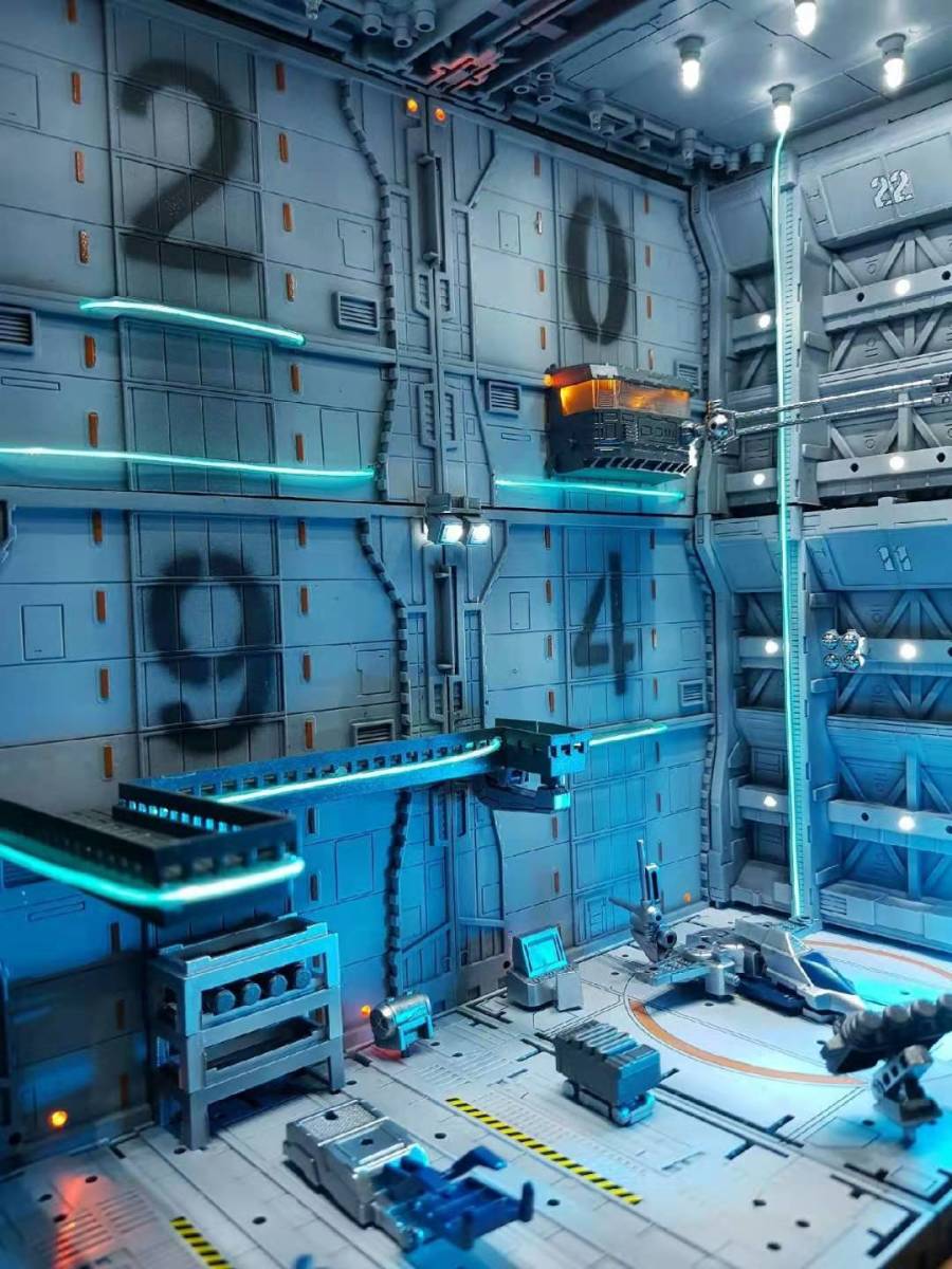 期間限定 数量限定 ガンダム 基地(ホワイト横33縦 格納庫 システムベース ジオラマ 完成品