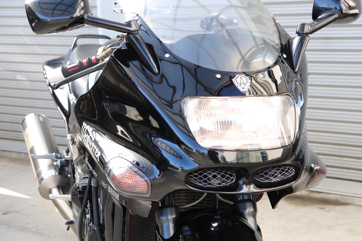 ZZR1100 黒フレームD型の後期320kmメーターフルパワー ZZ ZZR1100 黒フレームD型の後期320kmメーターフルパワー ZZ