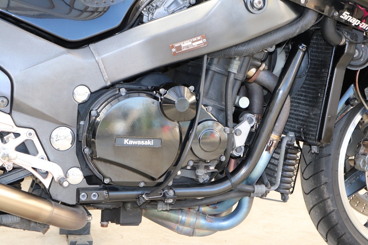 ZZR1100 黒フレームD型の後期320kmメーターフルパワー ZZ ZZR1100 黒フレームD型の後期320kmメーターフルパワー ZZ