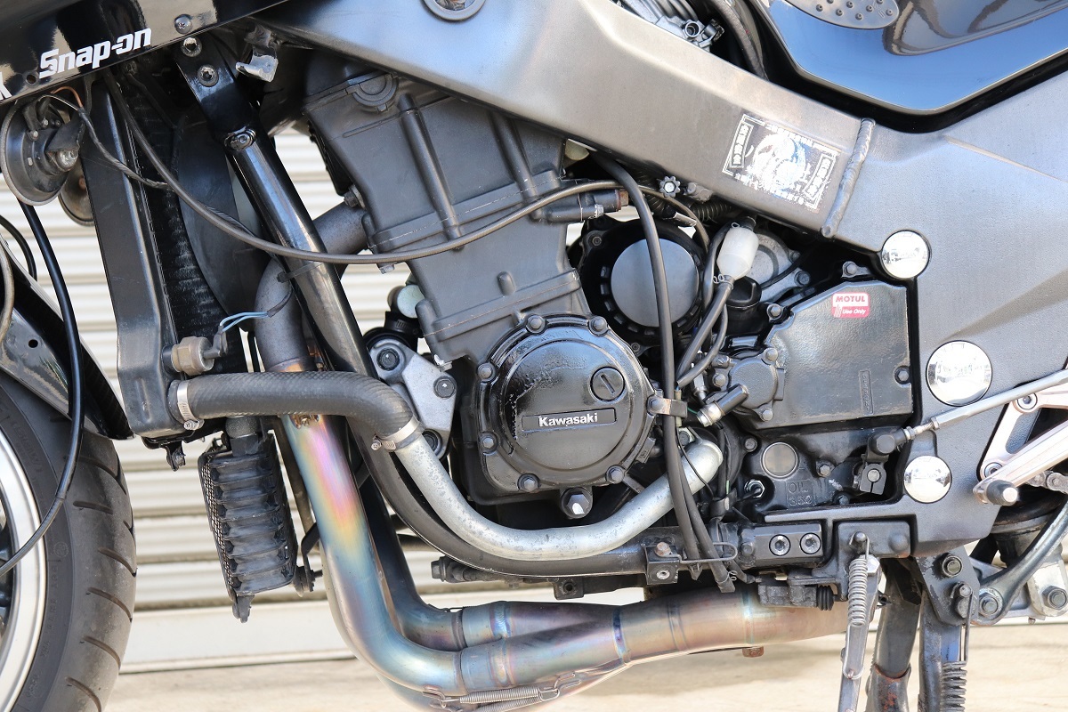 ZZR1100 黒フレームD型の後期320kmメーターフルパワー ZZ ZZR1100 黒フレームD型の後期320kmメーターフルパワー ZZ