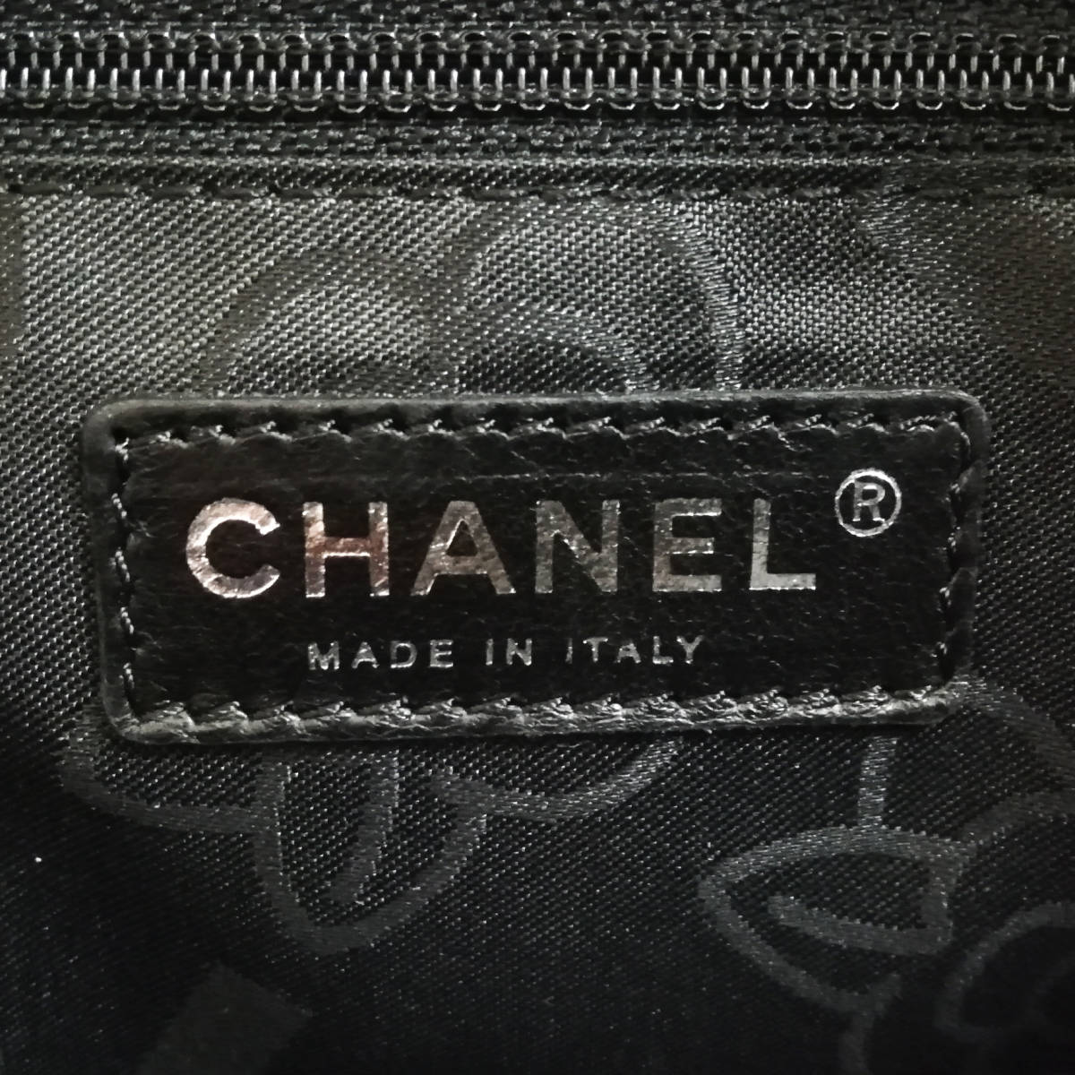 美品】CHANEL(シャネル)マドモアゼル 縦ステッチ チェーン 美品】CHANEL(シャネル)マドモアゼル 縦ステッチ チェーン