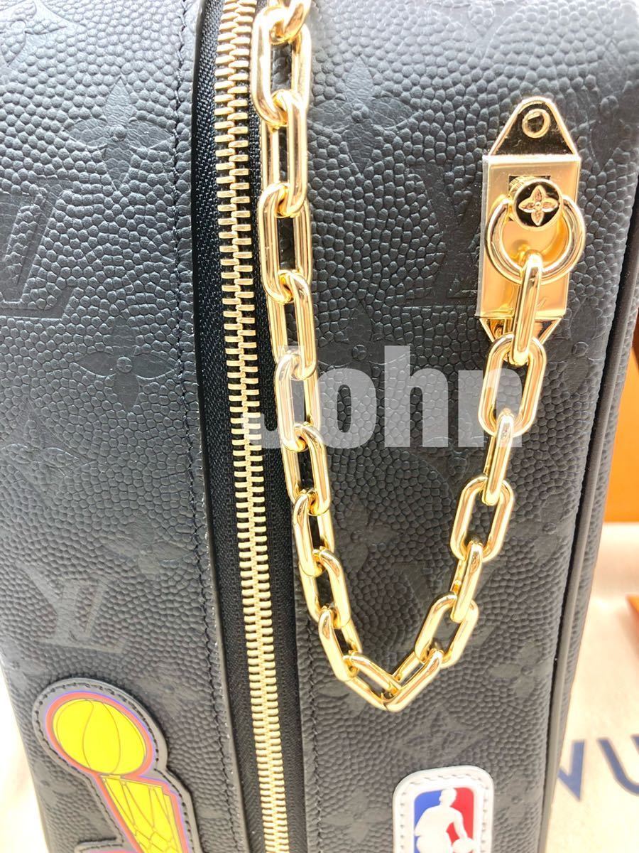 【新品激レア！】ルイヴィトン クローク ドップキット M58515 NBAコラボ LOUIS VUITTON モノグラム エクリプス バッグ_画像3