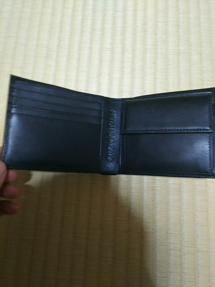 新品 CKカルバンクライン メンズ 羊革 二つ折り財布 黒 【予約中