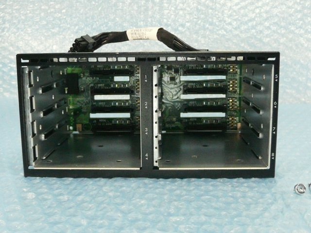 1KSE // HP ProLiant DL385p Gen8 хранение клетка 2.5 дюймовый 8 слот / жесткий диск (HDD)BOX /643705-001 / 660709-001 675613-001