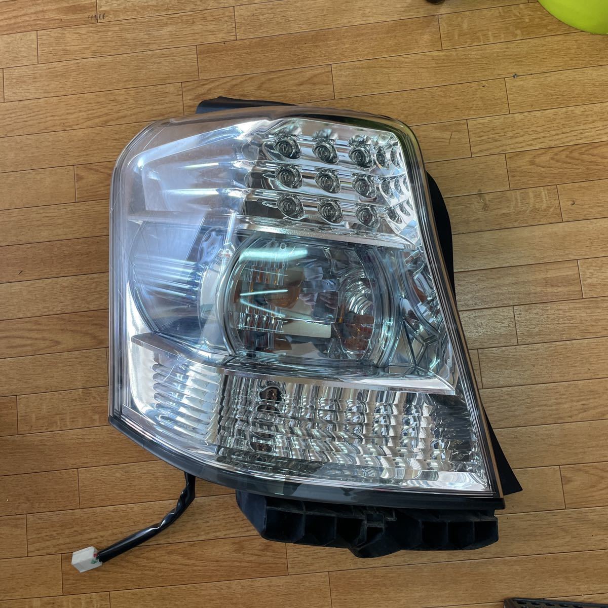 トヨタ SAI 純正 テールランプ LED サイ AZK10 前期 左 L 助手席 トヨタ SAI 純正 テールランプ LED サイ AZK10 前期 左 L 助手席
