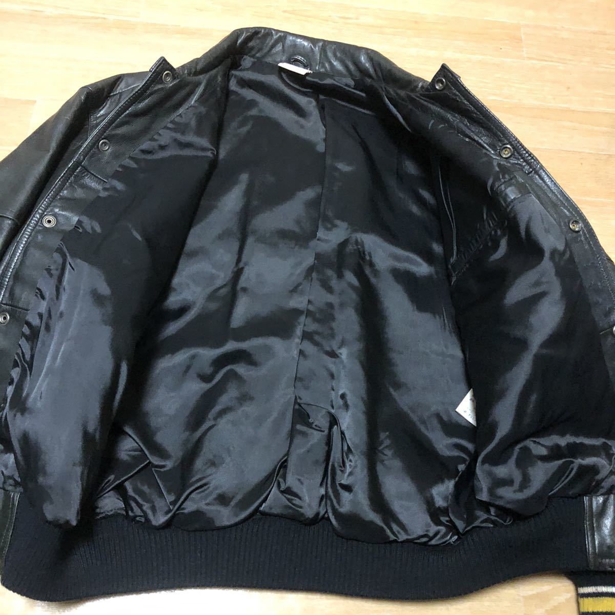 ポンパドー ビター 激レア 80's オールブラック スタジャン ビッグ