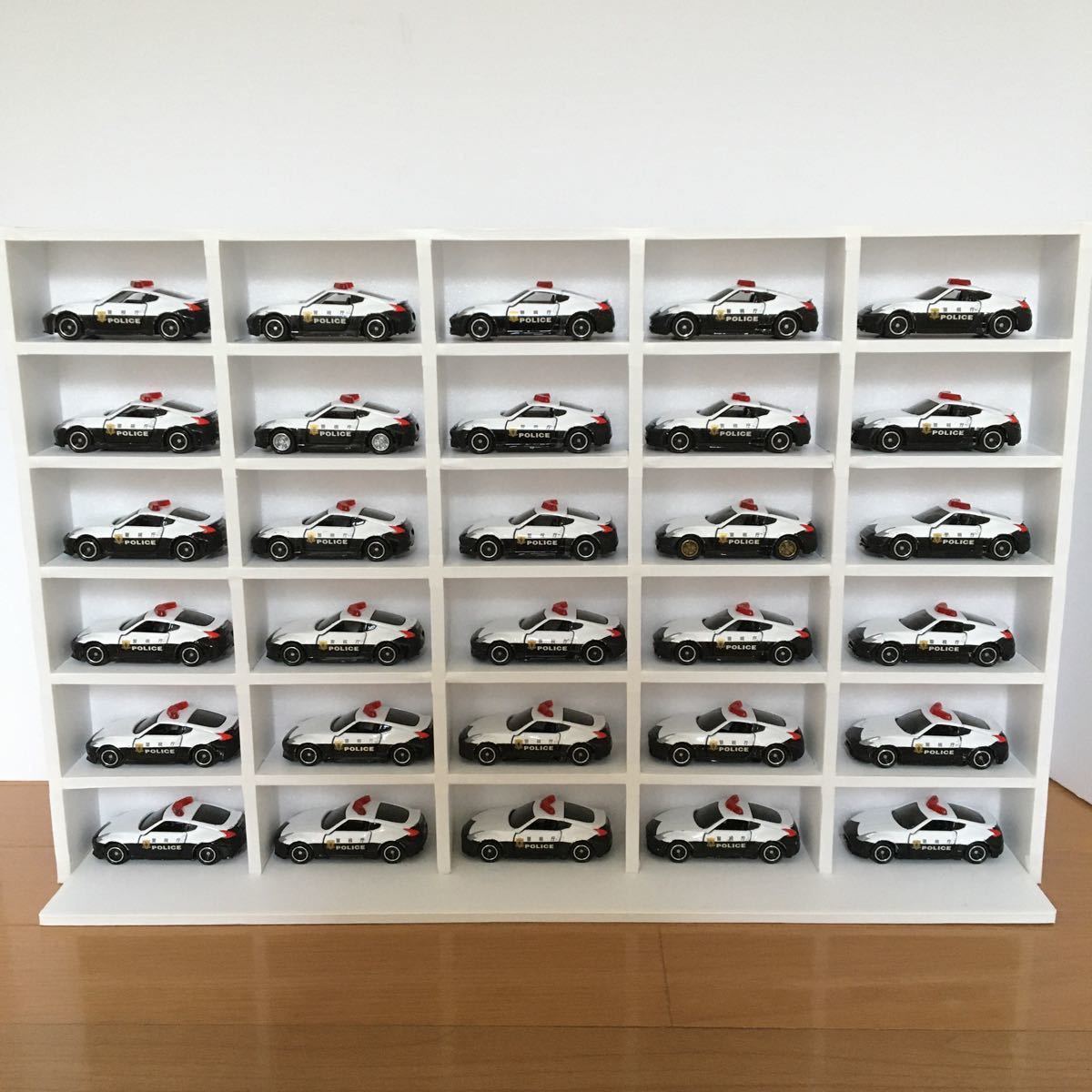 トミカ ミニカー ディスプレイ 収納BOX 収納棚 コレクション 30台収納可能 京商 ホットウィール 建設車両 スポーツカー 白1 最大50%OFF トミカ ミニカー 棚 ディスプレイ その他