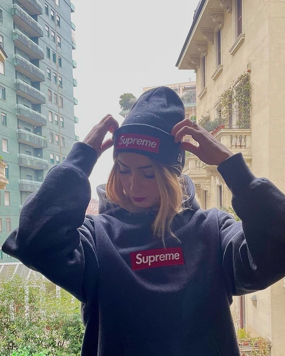 supreme Raised Patent Logo Beanie シュプリーム - ニットキャップ