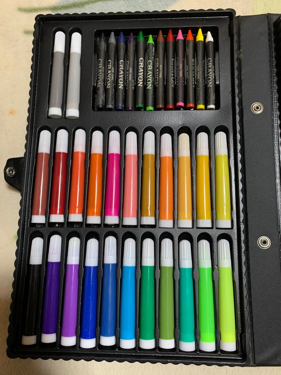 色鉛筆　クレヨン　オイルパステル　水性ペン　絵の具