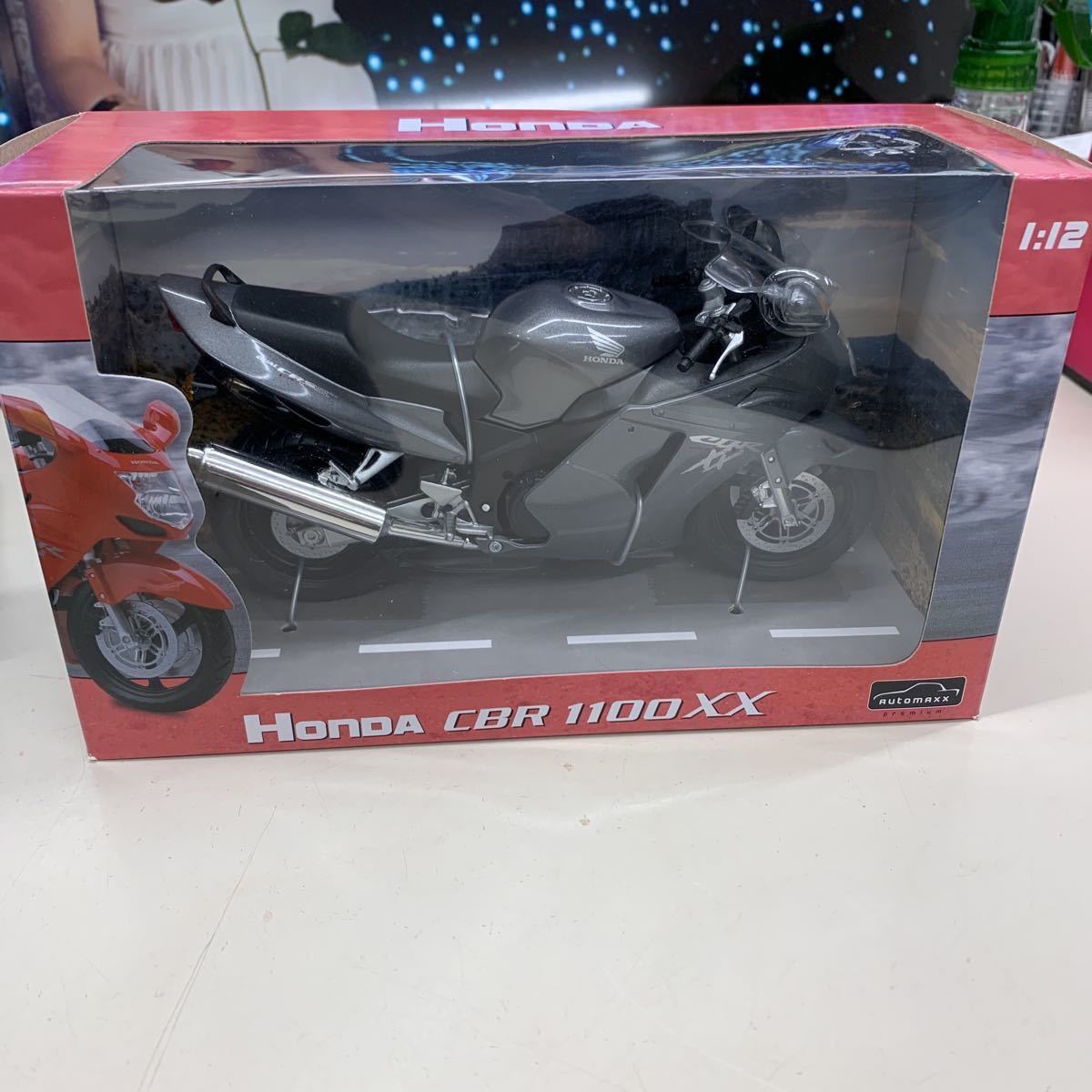 【未使用】HONDA CBR 1100XX ミニカー1/12 アオシマ