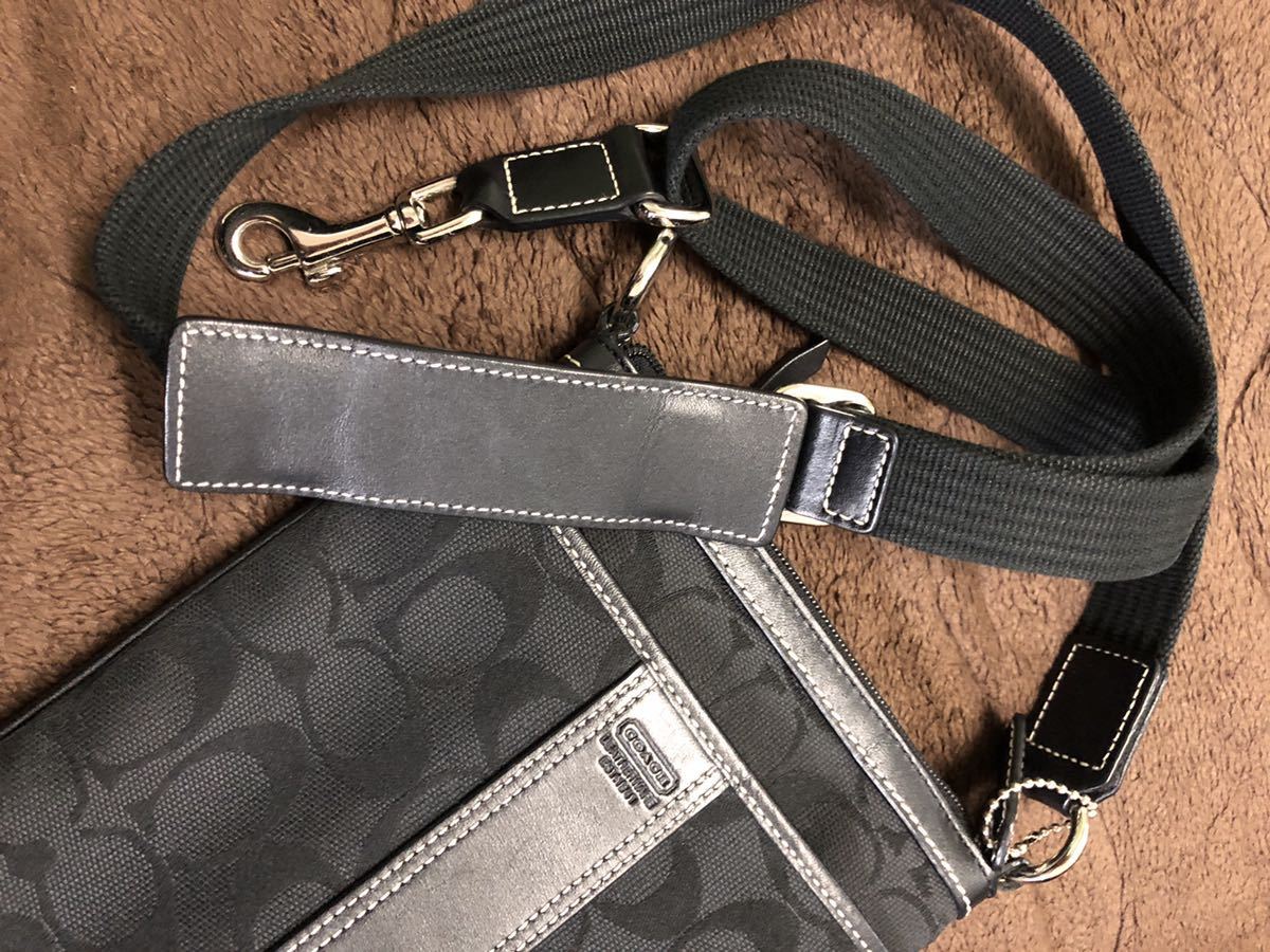 COACH コーチ　男女兼用　シグネチャー　ショルダーバッグ　ポシェット　黒系_画像3