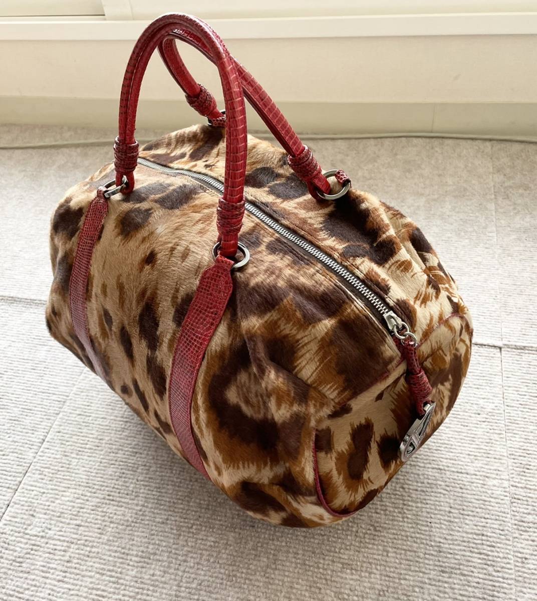 最大の割引 美品 レアデザイン イタリア製 VALENTINO ヴァレンティノ