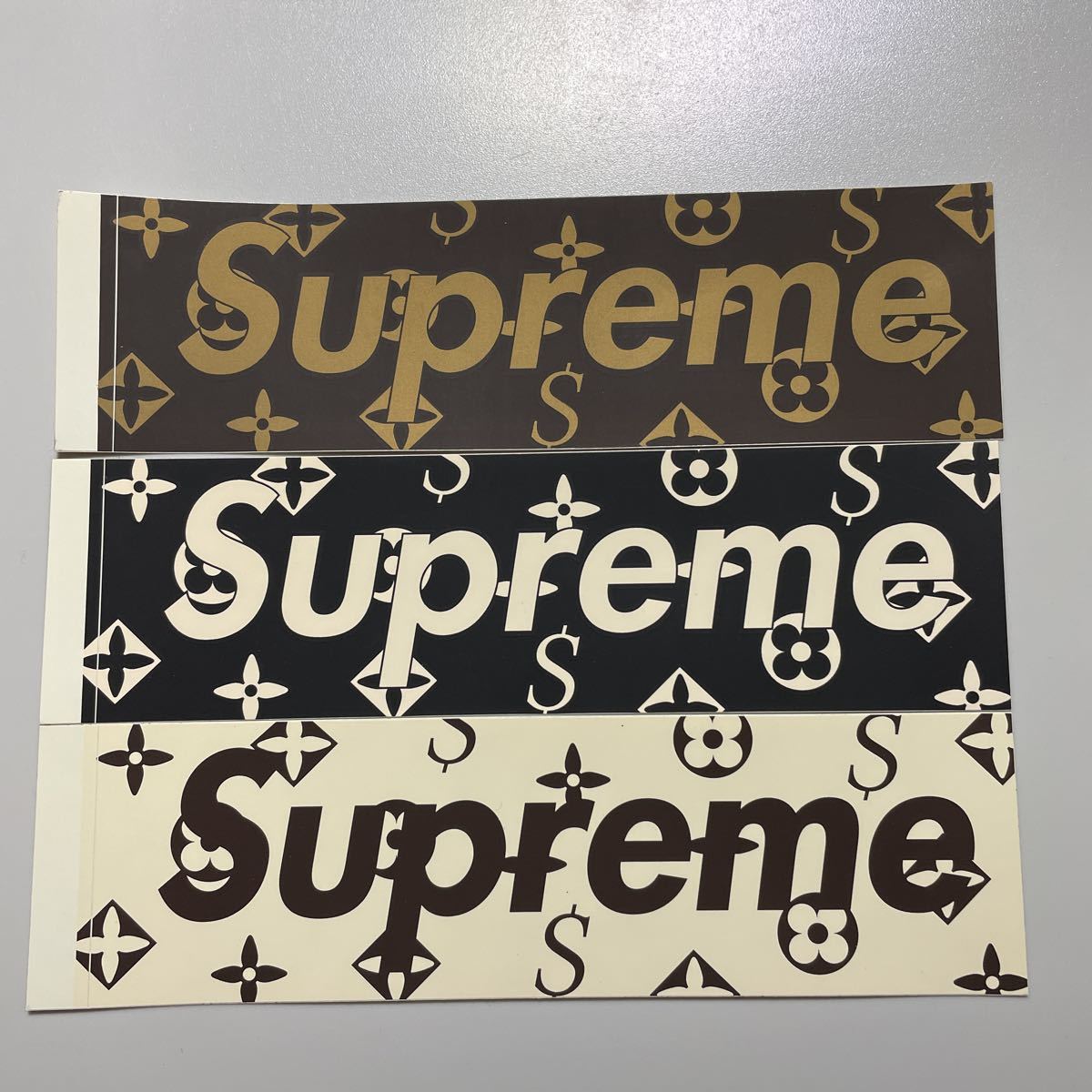 supreme ステッカー